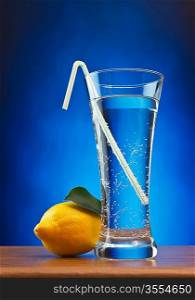 glass of soda water and lemon