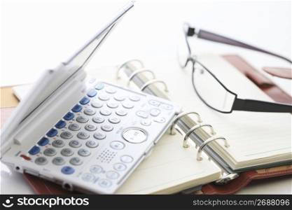 Glasses and Electronic dictionaries