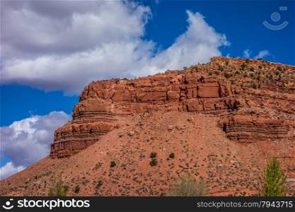 glen canyon mountains and geological formations