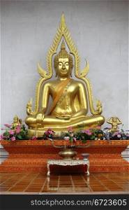 Golden Buddha in wat Chedi Luang, Chiang Mai, Thailand