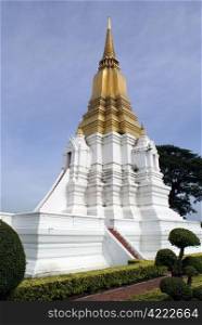 Golden Phra Chedi Sri Suriyothai in Ayuthaya