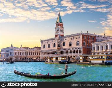 Gondola in front of the Doge&rsquo;s Palace in Venice, Italy.