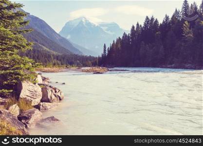 Grandiose Mount Robson - the highest peak of Canada in the morning in British Columbia