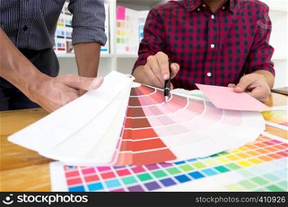 Graphic designers choose pink tones from the color bands to design ideas, creative designs, graphic designers.