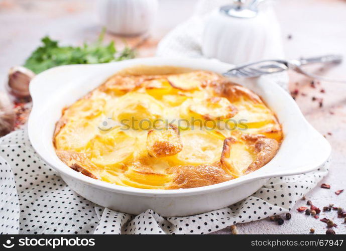 gratin from potato with spice and cheese