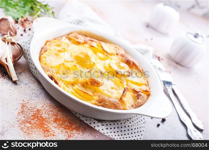 gratin from potato with spice and cheese