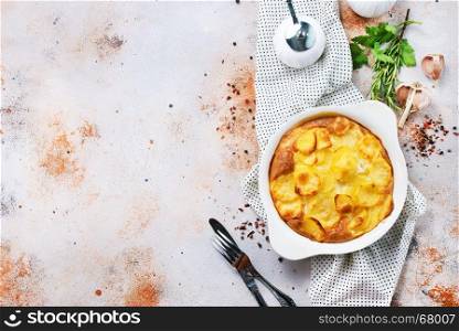 gratin from potato with spice and cheese