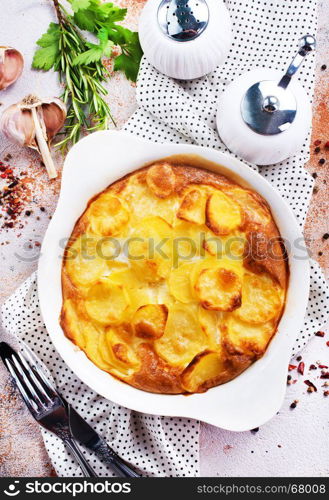 gratin from potato with spice and cheese