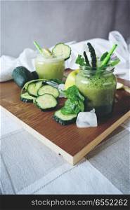 Green and detox smoothies