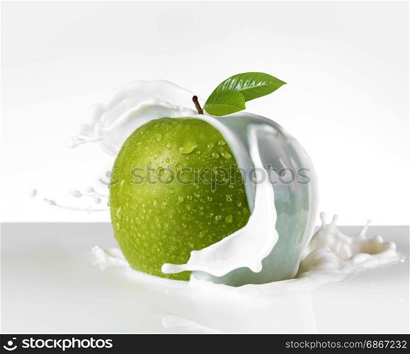 green apple splash in milk