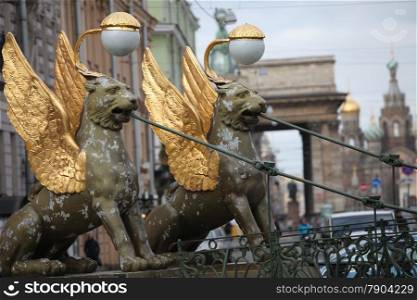 Griffins guard the St. Petersburg