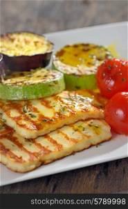 Grilled chicken breast with fresh vegetables