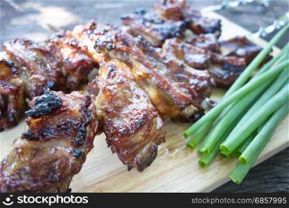 grilled ribs with green onion