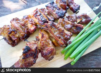 grilled ribs with green onion