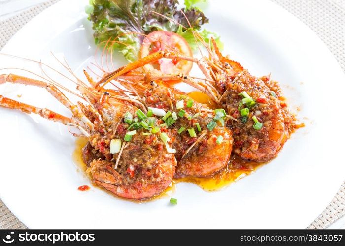 Grilled river prawn shrimp with pepper and garlic sauce
