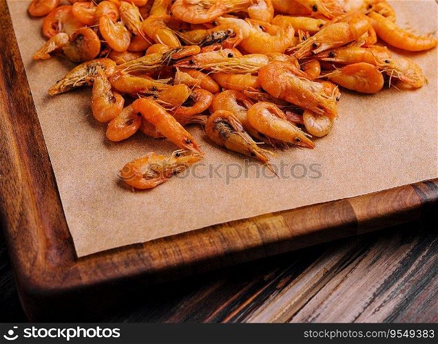 Grilled shrimps or prawns served with lime