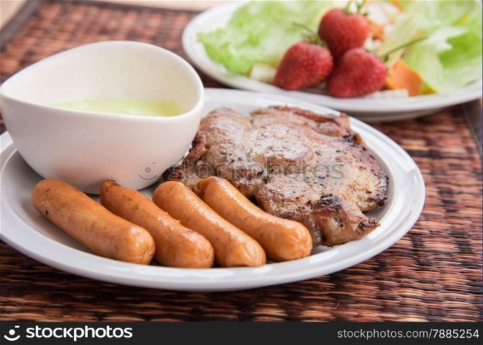 Grilled steak and and vegetables