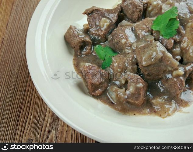 Hachee - Dutch Beef &amp; Onion Stew. traditional Dutch stew based on diced meat, fish or poultry, and vegetables.