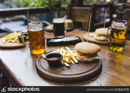 hamburger table restaurant