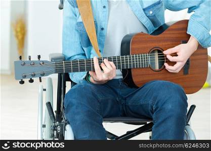 Handicapped guitarist
