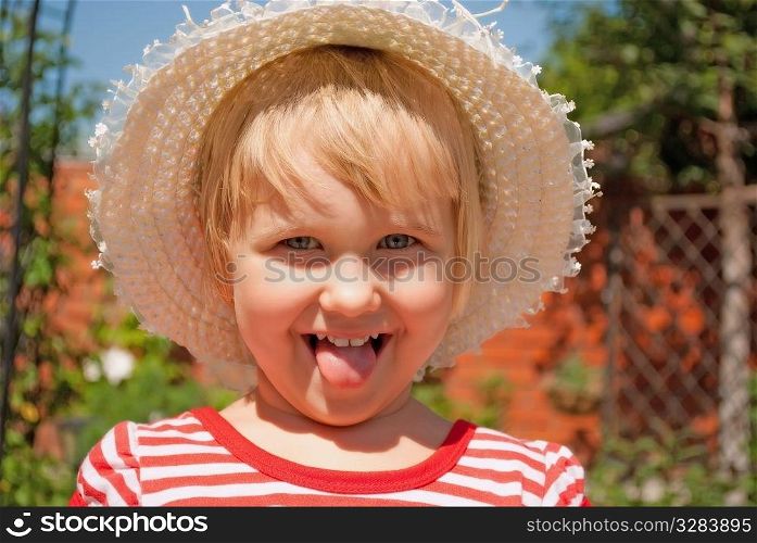 HAppy child in white hat