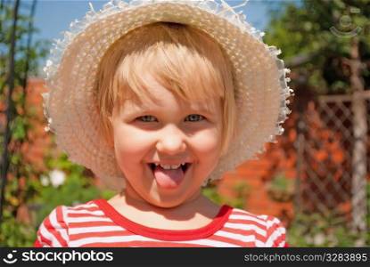 HAppy child in white hat