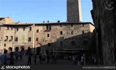 Hausfassaden und Geschlechterturme in San Gimignano