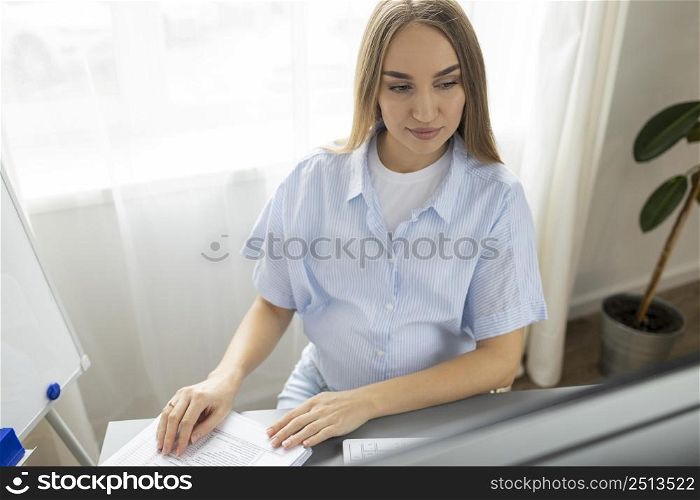 high angle pregnant businesswoman her desk with computer