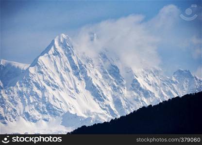 Himalayan peaks seen from Devriya Taaal, Garhwal, Uttarakhand, India. Himalayan peaks seen from Devriya Taaal, Garhwal, Uttarakhand, India.