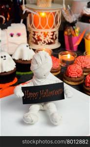 Holder Mummy invites you to a celebration in honor of Halloween