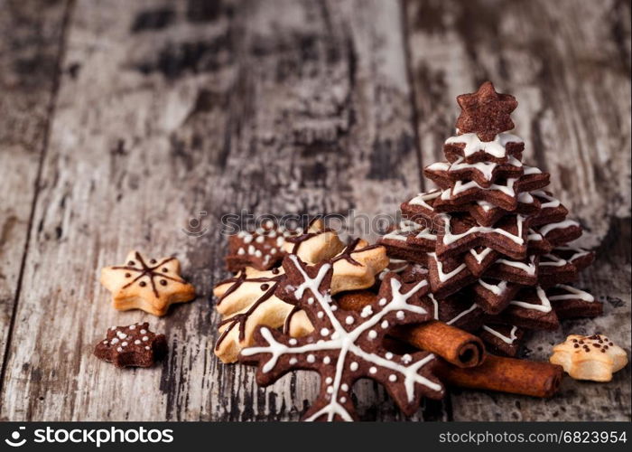 Homemade christmas cookies on wooden table. christmas cookies