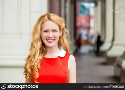 Horizontal portrait of a beautiful young woman with a beautiful smile