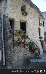 house in traditional Provencal style in Vaison la Romaine