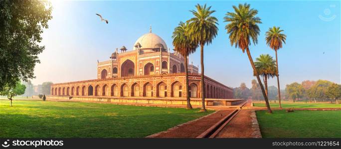 Humayun&rsquo;s Tomb, a famous UNESCO object in New Delhi, India.. Humayun&rsquo;s Tomb, a famous UNESCO object in New Delhi, India