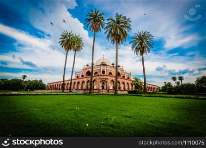 Humayun&rsquo;s Tomb, Delhi, a UNESCO World Heritage moments with palm trees