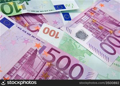 Hundred and five hundred bills of euros