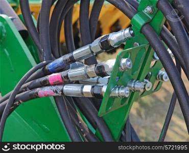 Hydraulic connectors