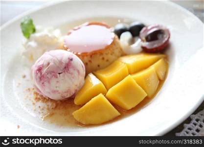 ice cream with pudding and fruit