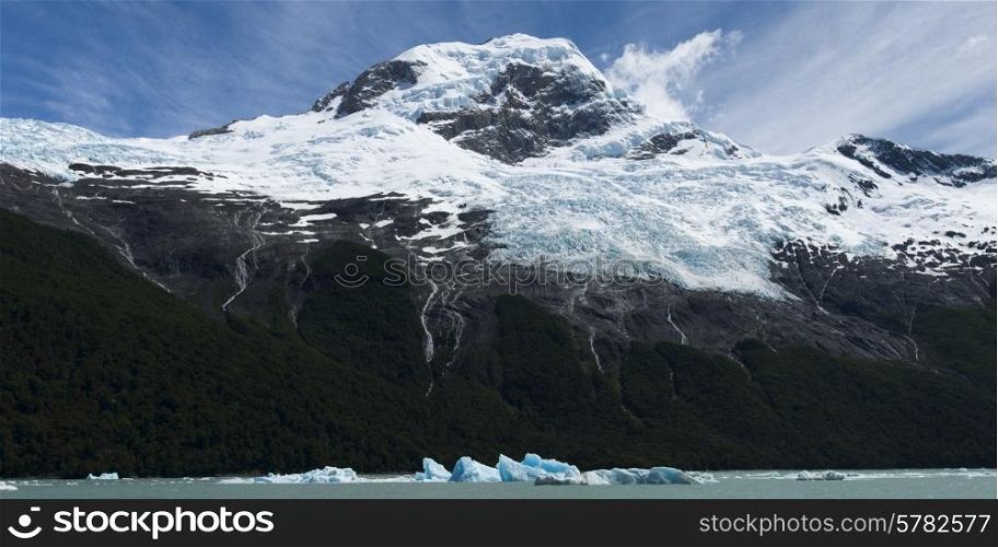 Icebergs in lake, Lake Argentino, Los Glaciares National Park, Santa Cruz Province, Patagonia, Argentina