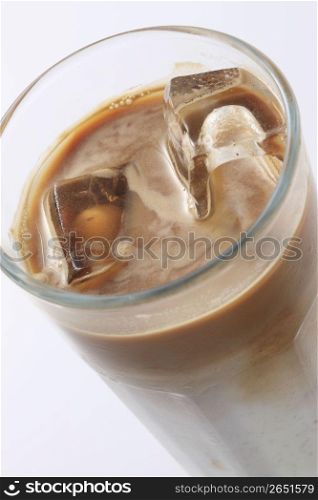 Iced cafe latte