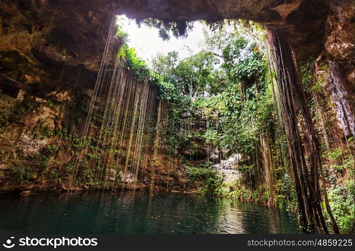 Ik-Kil Cenote, Mexico