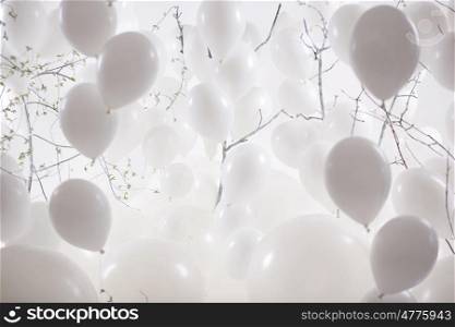 Image presenting a white ballon background