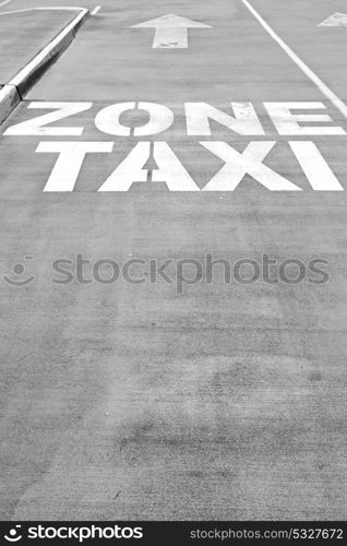 in australia the line painted in the asphalt information for the taxy zone