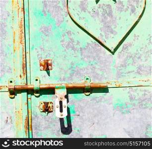 in oman the old door metal texture background