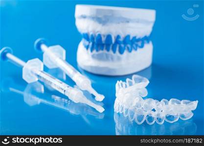 individual set for teeth whitening silicone tray syringe