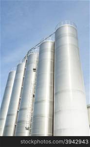 Industrial silos for chemical production, by stainless steel