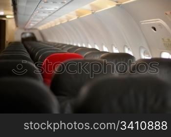 Inside an empty plane. Uniqueness and leadership conception