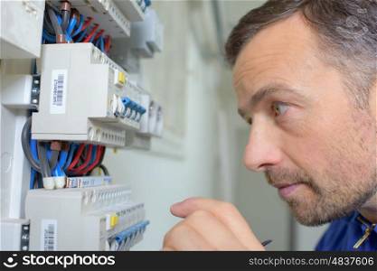 Inspecting a faulty fusebox