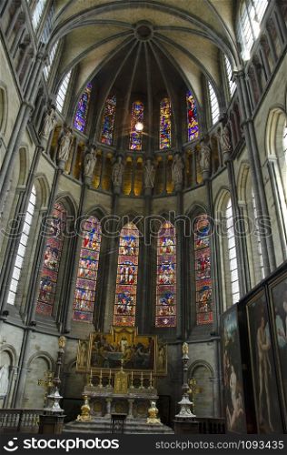 Interior view of St. Martin&rsquo;s Cathedral, also called St. Martin&rsquo;s Church, Ypres, Belgium, Europe