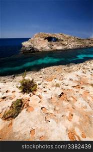 Island Paradise on Comino in malta - the blue lagoon